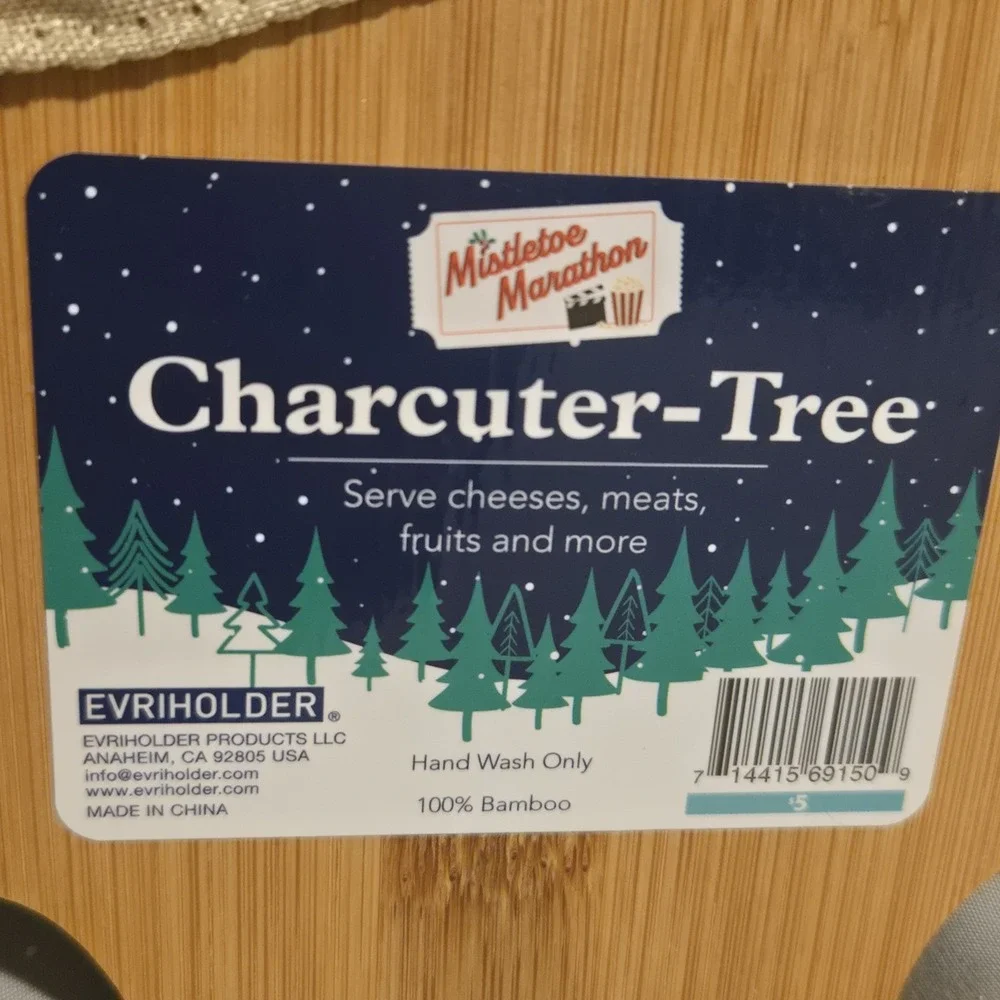 Mistletoe Marathon Charcuter-Tree Bamboo Board Cheese Knives Christmas Set